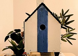 Reclaimed wood beach hut birdhouse